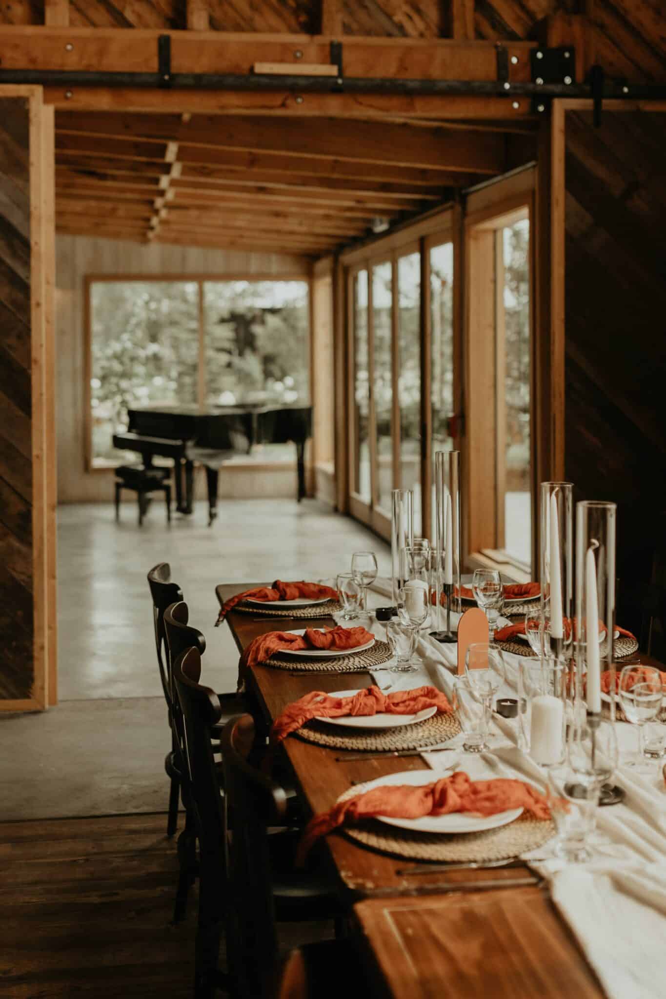 Home [blackbarnvenue.ca]