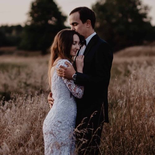 blackbarn-fieldweddingcouple_0003